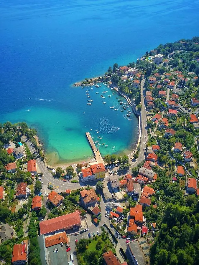 Apartments Doroti Ika