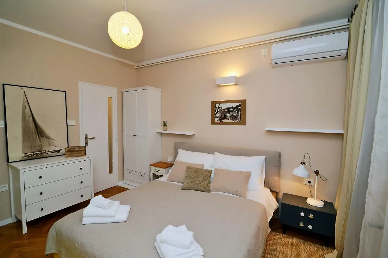Apartments Doroti Ika