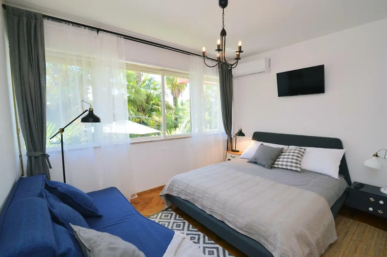 Apartments Doroti Ika
