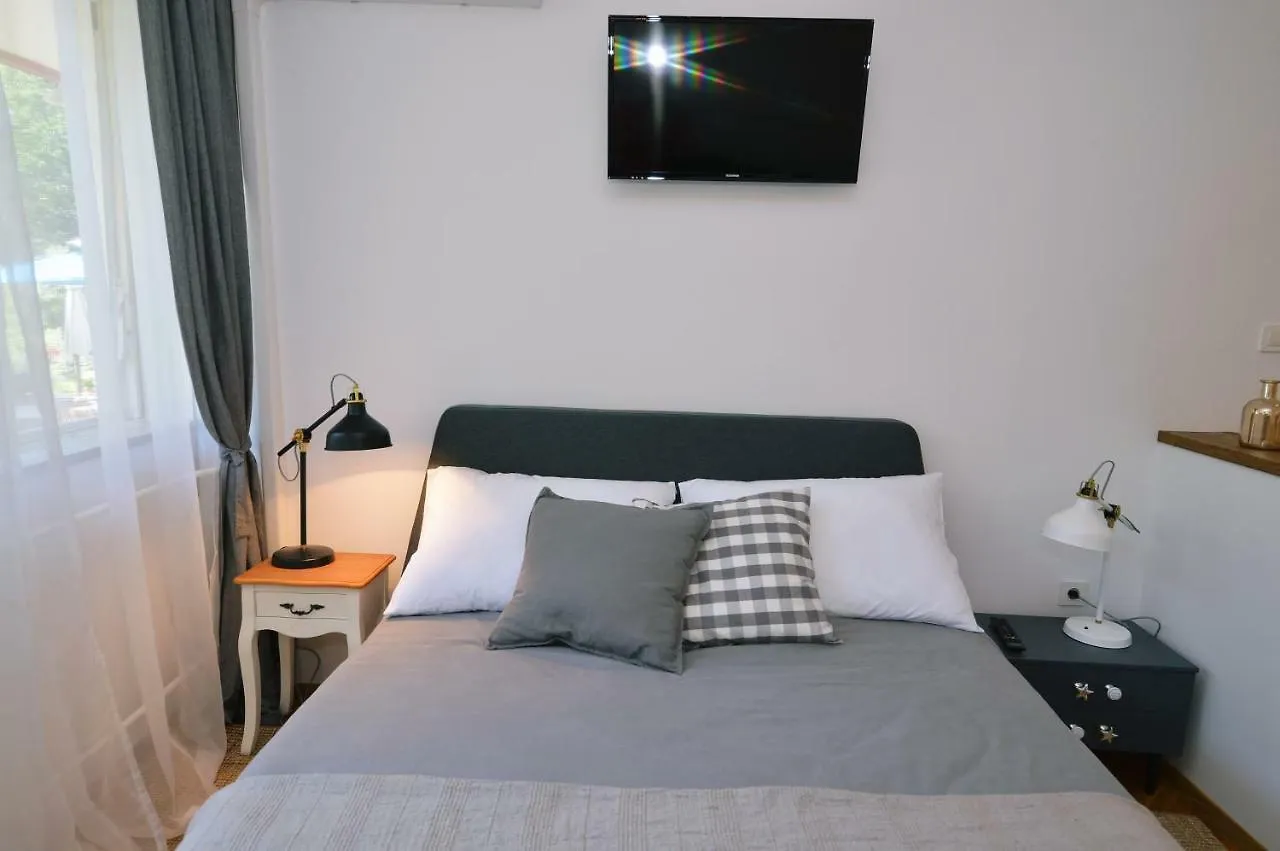 Apartments Doroti Ika