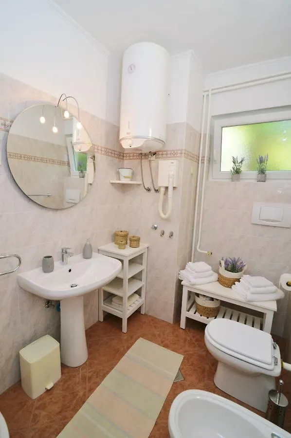 Apartments Doroti Ika